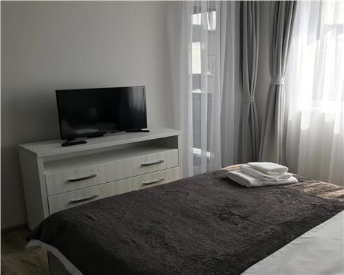 Apartament 3 camere, bloc nou, parcare, zona Platinia.