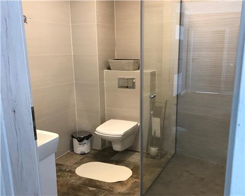 Apartament 3 camere, bloc nou, parcare, zona Platinia.