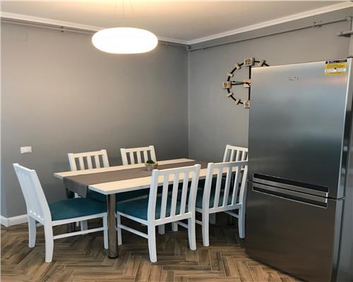 Apartament 3 camere, bloc nou, parcare, zona Platinia.