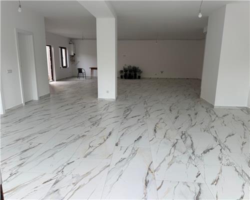 Spatiu Comercial Modern, Parter, 135 mp, 4 Parcari, Bulgaria