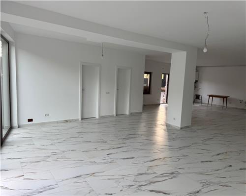 Spatiu Comercial Modern, Parter, 135 mp, 4 Parcari, Bulgaria