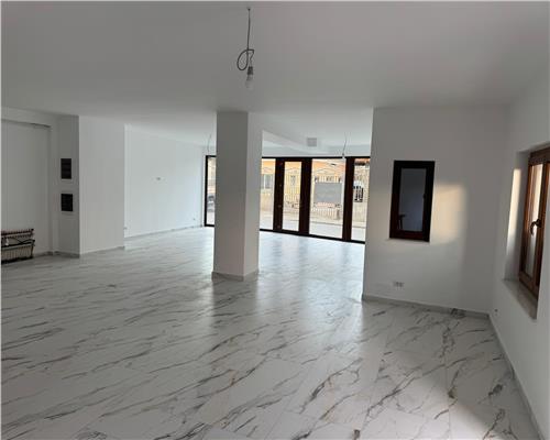 Spatiu Comercial Modern, Parter, 135 mp, 4 Parcari, Bulgaria