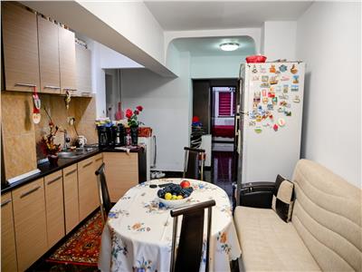 Apartament 3 camere, decomandat, mobilat, Pta Marasti.