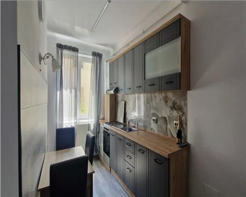 Apartament 2 camere, decomandat, P-ta 1 Mai.