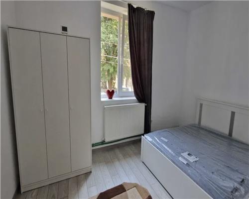 Apartament 2 camere, decomandat, Pta 1 Mai.