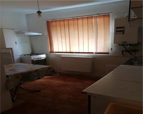 Apartament 2 camere, decomandat, parcare, Frunzisului.