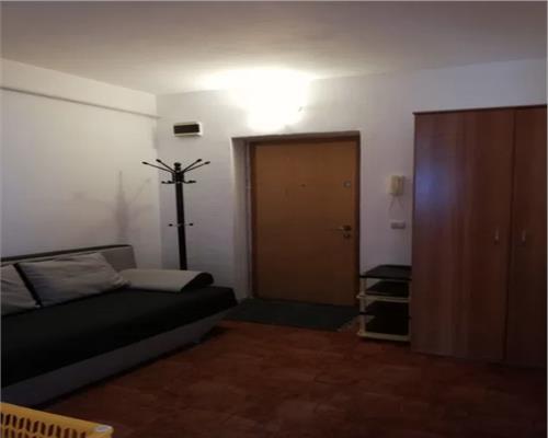Apartament 2 camere, decomandat, parcare, Frunzisului.