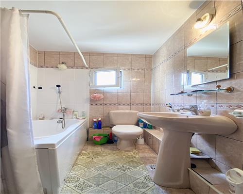 Apartament 2 camere, decomandat, garaj, str. Plopilor