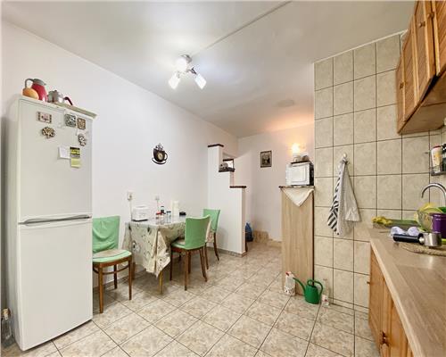 Apartament 2 camere, decomandat, garaj, str. Plopilor