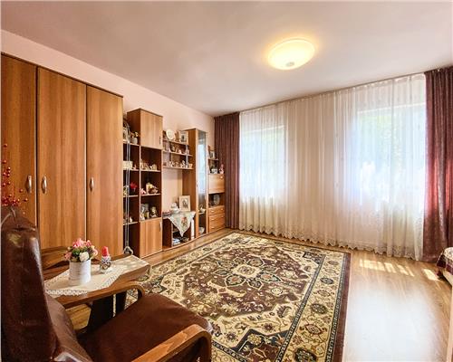 Apartament 3 camere decomandat, S-64mp+balcon,  str. Mehedinti
