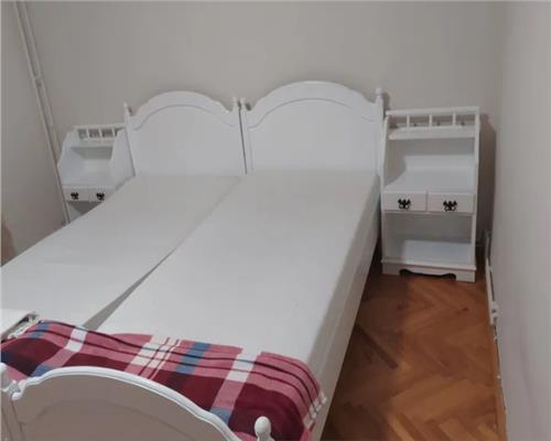 Apartament 3 camere, decomandat, Central.