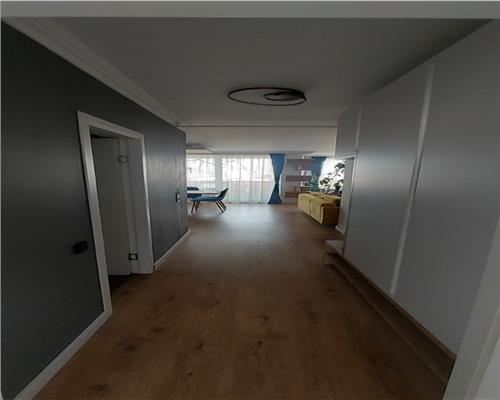 Apartament 2 camere, parcare, Andrei Muresanu Sud.