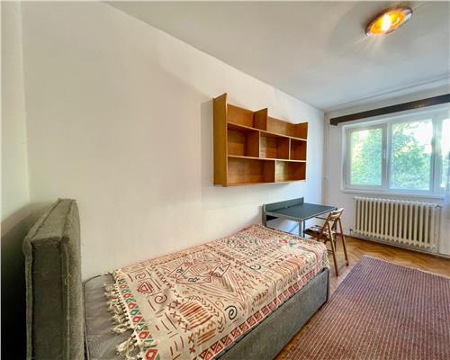 Apartament 2 camere, mobilat, utilat, zona Hotel Royal.