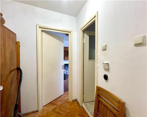 Apartament 2 camere, mobilat, utilat, zona Hotel Royal.