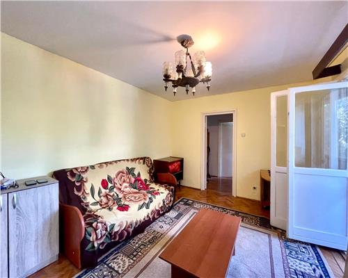 Apartament 2 camere, mobilat, utilat, zona Hotel Royal.
