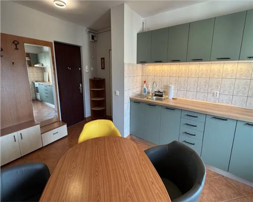 Apartament 2 camere, decomandat, parcare, Nasaud.