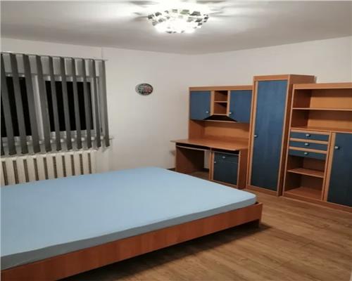 Apartament 3 camere, decomandat, zona FSEGA.