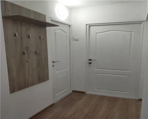 Apartament 3 camere, decomandat, zona FSEGA.