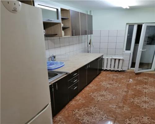 Apartament 3 camere, decomandat, zona FSEGA.