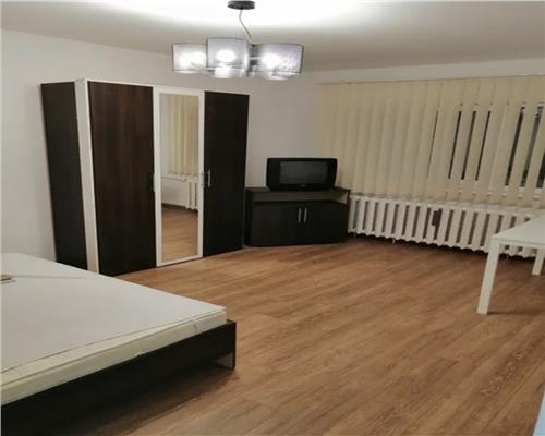 Apartament 3 camere, decomandat, zona FSEGA.