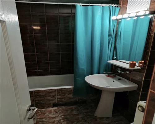 Apartament 3 camere, decomandat, zona FSEGA.