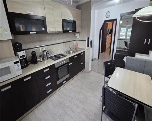 Apartament 3 camere, decomandat, parcare, Zona USAMV.