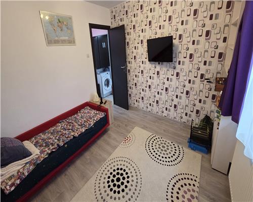 Apartament 3 camere, decomandat, parcare, Zona USAMV.