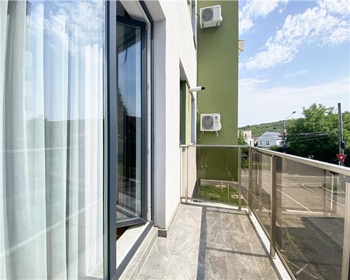 Apartament 3 camere, ultrafinisat, parcare, Borhanci.