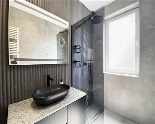 Apartament 3 camere, ultrafinisat, parcare, Borhanci.