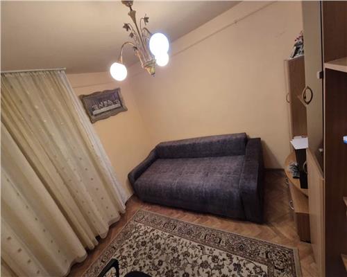 Apartament 2 camere, S 40 mp, mobilat, zona Pta Hermes.