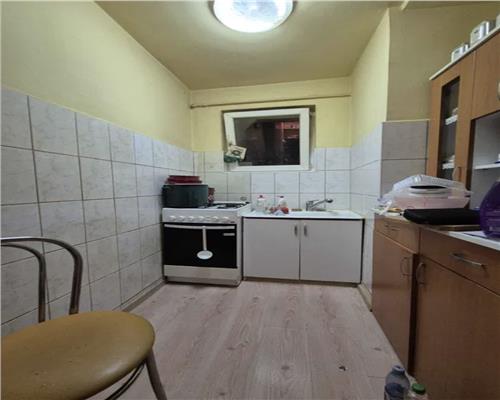 Apartament 2 camere, S 40 mp, mobilat, zona Pta Hermes.