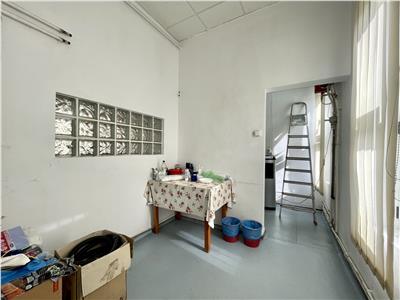 Spatiu comercial, S 97 mp, front stradal 9 mp, str. Primaverii.