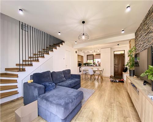 Casa tip Triplex, 5 camere, ultrafinisata,  Europa.