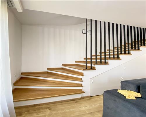 Casa tip Triplex, 5 camere, ultrafinisata,  Europa.