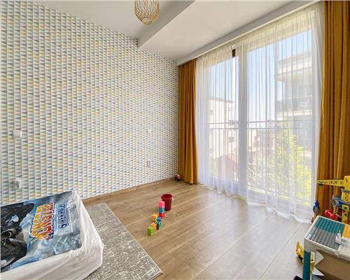 Casa tip Triplex, 5 camere, ultrafinisata,  Europa.