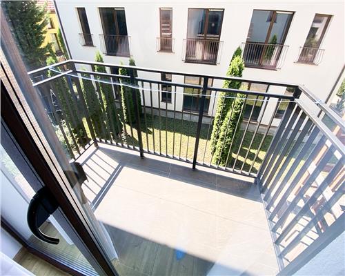 Casa tip Triplex, 5 camere, ultrafinisata,  Europa.