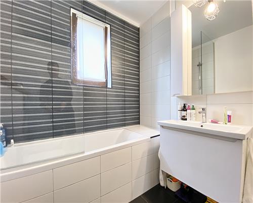 Casa tip Triplex, 5 camere, ultrafinisata,  Europa.