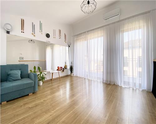 Casa tip Triplex, 5 camere, ultrafinisata,  Europa.