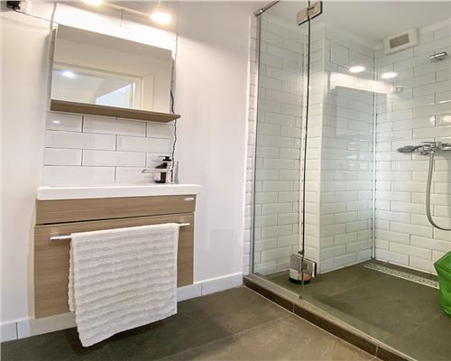 Casa tip Triplex, 5 camere, ultrafinisata,  Europa.