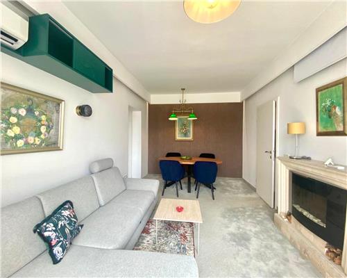 Apartament 3 camere, decomandat, parcare, Central.