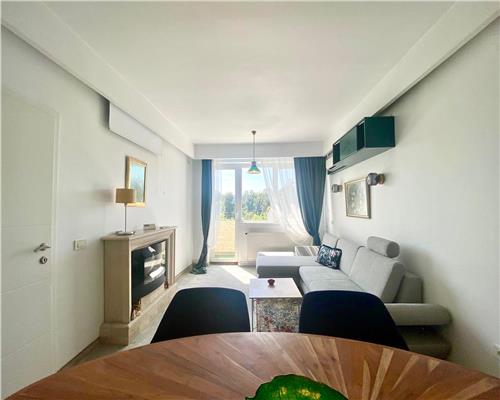 Apartament 3 camere, decomandat, parcare, Central.