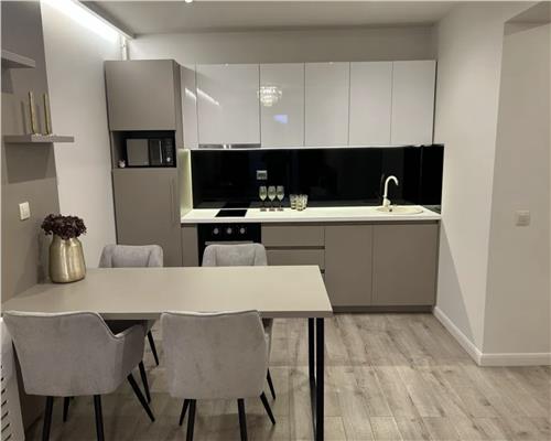 Apartament 3 camere, LUX, mobilat, Central.