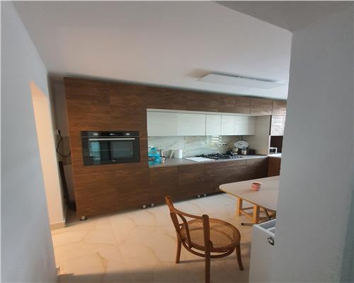Apartament 2 camere, decomandat, Andrei Muresanu.