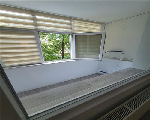 Apartament 2 camere, decomandat, Andrei Muresanu.