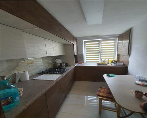 Apartament 2 camere, decomandat, Andrei Muresanu.