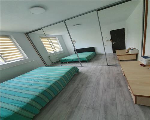 Apartament 2 camere, decomandat, Andrei Muresanu.