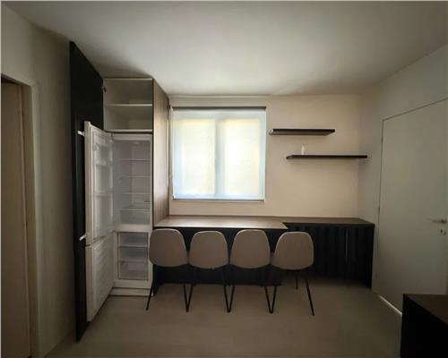 Apartament 2 camere, semidecomandat, mobilat, Gheorghieni.
