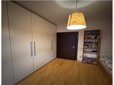 Apartament 3 camere, S 85 mp + terasa, zona Grand Hotel Italia.