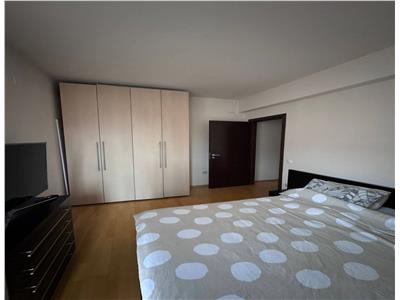 Apartament 3 camere, S 85 mp + terasa, zona Grand Hotel Italia.