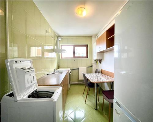 Apartament 2 camere, decomandat, zona P-ta Flora.